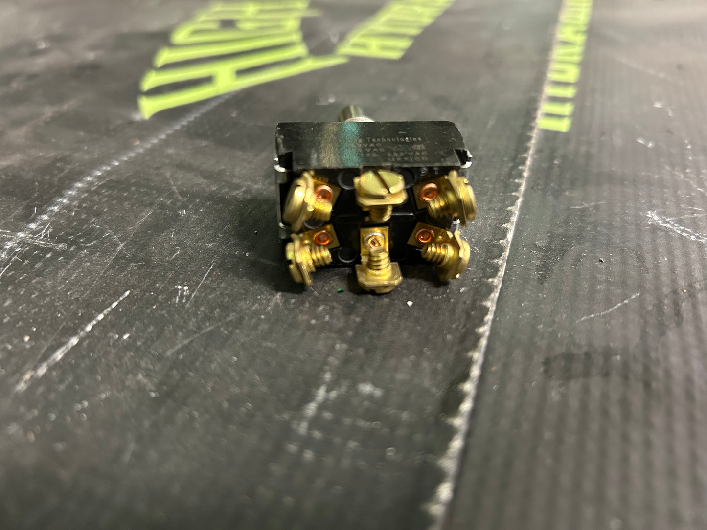 6 Prong Switch (Carlings)