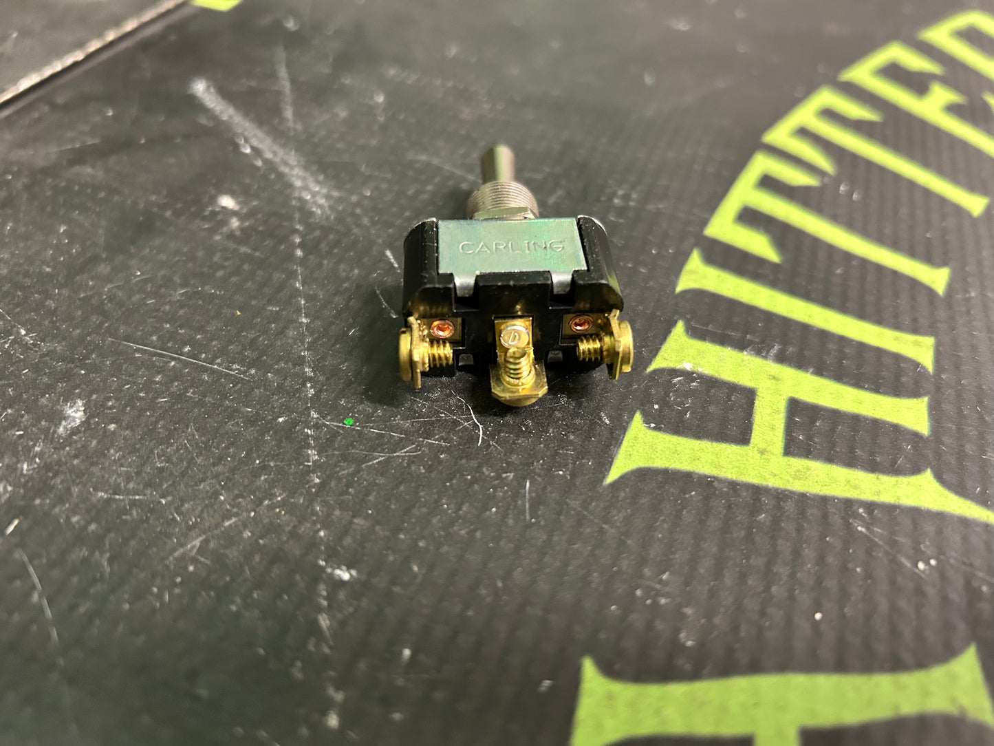 3 Prong Switch (Carlings)